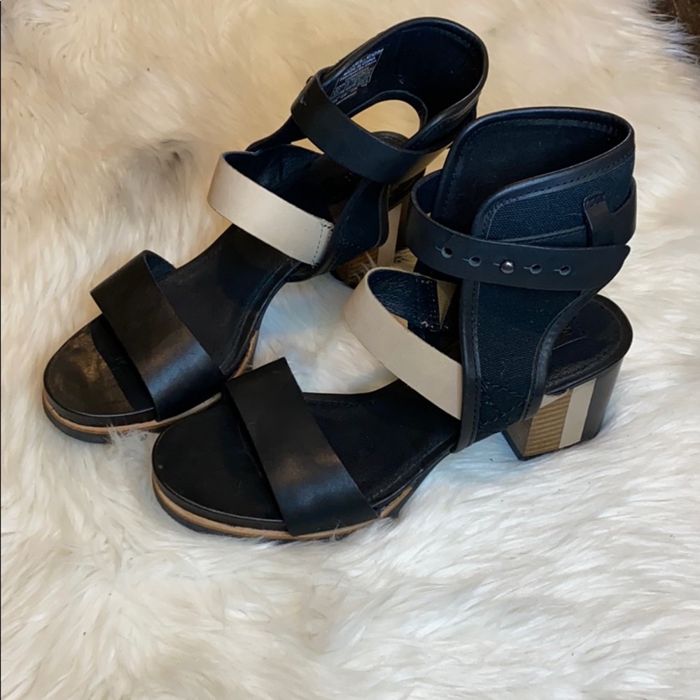 Sorel Sandal Block Heels w Ankle Strap NWOT 8.5